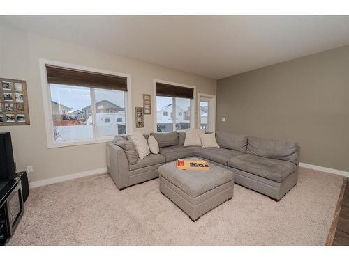 32 Tallman Close, Red Deer, AB - Indoor Photo Showing Living Room