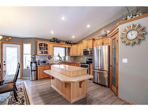 13 Leung Close, Red Deer, AB - Indoor Photo Showing Kitchen