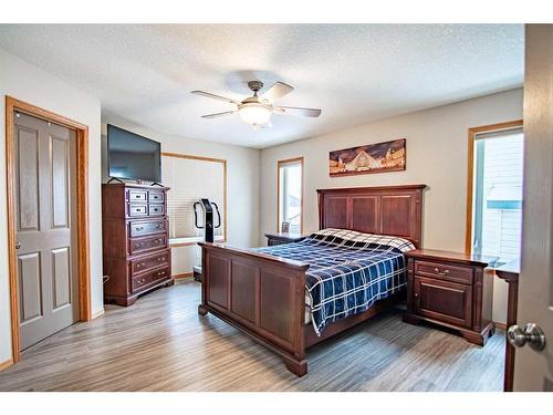 13 Leung Close, Red Deer, AB - Indoor Photo Showing Bedroom