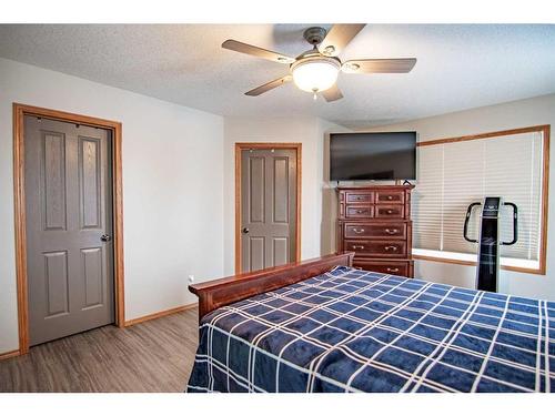 13 Leung Close, Red Deer, AB - Indoor Photo Showing Bedroom