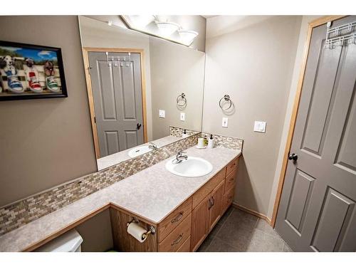 13 Leung Close, Red Deer, AB - Indoor Photo Showing Bathroom