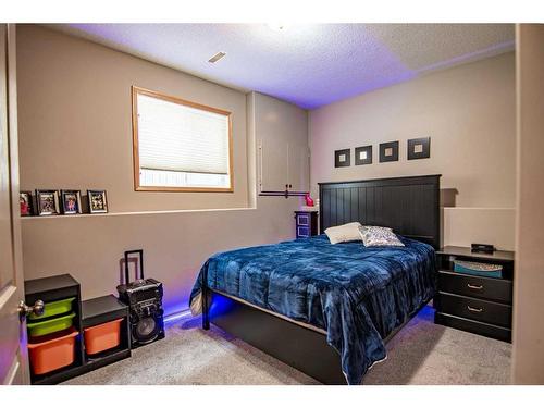 13 Leung Close, Red Deer, AB - Indoor Photo Showing Bedroom