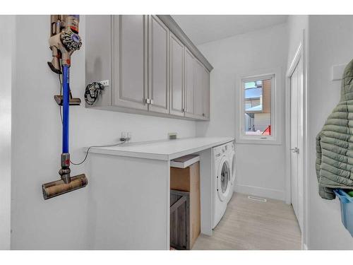 38 Fieldstone, Sylvan Lake, AB - Indoor Photo Showing Laundry Room