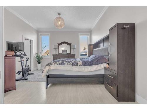 38 Fieldstone, Sylvan Lake, AB - Indoor Photo Showing Bedroom