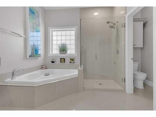 38 Fieldstone, Sylvan Lake, AB - Indoor Photo Showing Bathroom