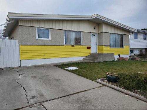 2520 13 Avenue North, Lethbridge, AB - Outdoor