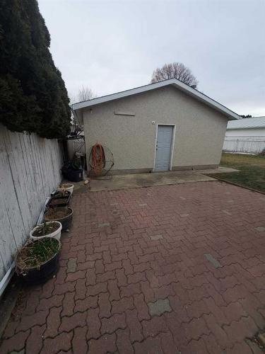 2520 13 Avenue North, Lethbridge, AB - Outdoor