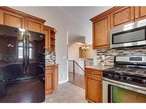 12 Hagerman Close, Sylvan Lake, AB - Indoor Photo Showing Kitchen