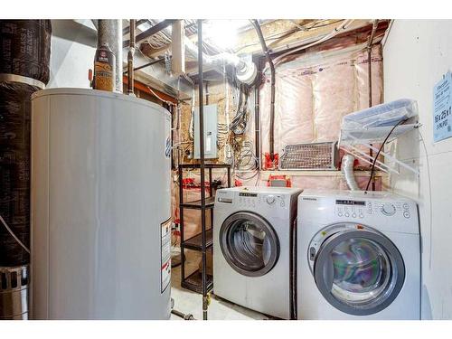 12 Hagerman Close, Sylvan Lake, AB - Indoor Photo Showing Laundry Room