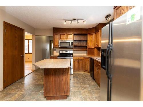 44 Hill Crescent, Red Deer, AB - Indoor Photo Showing Kitchen