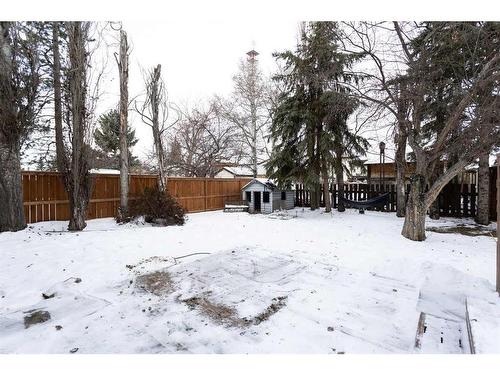 44 Hill Crescent, Red Deer, AB - Outdoor