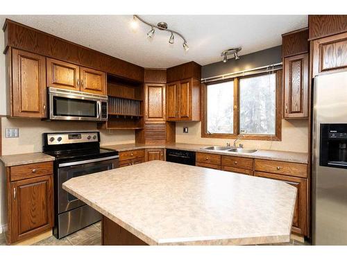 44 Hill Crescent, Red Deer, AB - Indoor Photo Showing Kitchen With Double Sink