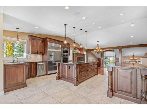 113-1271 Township Road 392, Rural Red Deer County, AB - Indoor Photo Showing Kitchen With Upgraded Kitchen