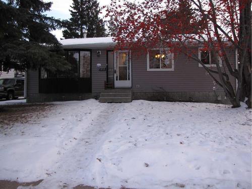 5223 37 Street, Innisfail, AB - Outdoor