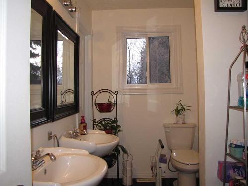 5223 37 Street, Innisfail, AB - Indoor Photo Showing Bathroom