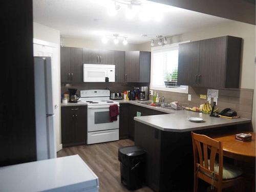 3707 51 Avenue, Red Deer, AB - Indoor Photo Showing Kitchen