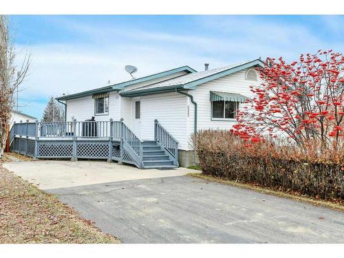 5532 55 Avenue, Lacombe, AB - Outdoor With Deck Patio Veranda