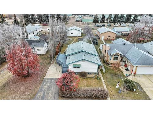 5532 55 Avenue, Lacombe, AB - Outdoor