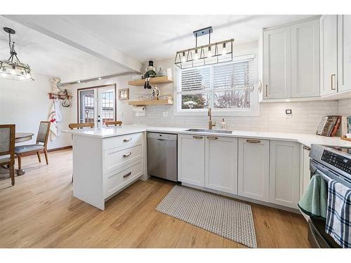 35 Springfield Avenue, Red Deer, AB - Indoor Photo Showing Kitchen With Stainless Steel Kitchen