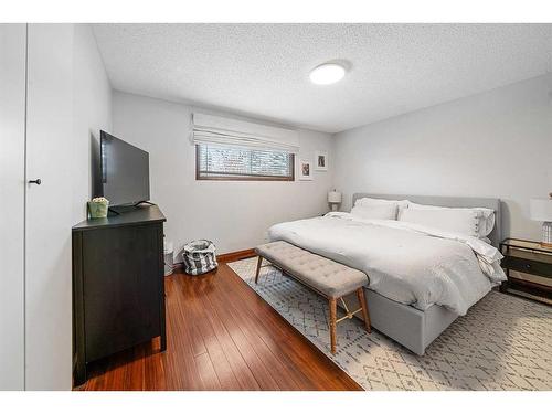 35 Springfield Avenue, Red Deer, AB - Indoor Photo Showing Bedroom