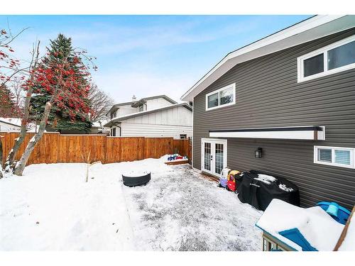 35 Springfield Avenue, Red Deer, AB - Outdoor