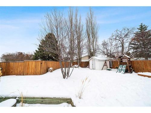 35 Springfield Avenue, Red Deer, AB - Outdoor