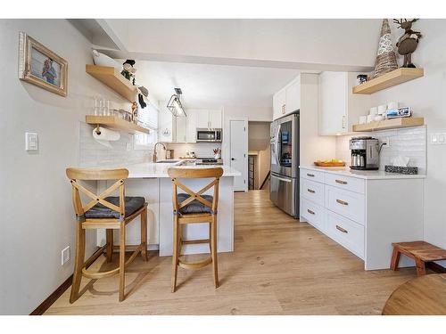 35 Springfield Avenue, Red Deer, AB - Indoor Photo Showing Kitchen