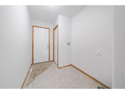 25-6009 62 Avenue, Olds, AB - Indoor Photo Showing Other Room