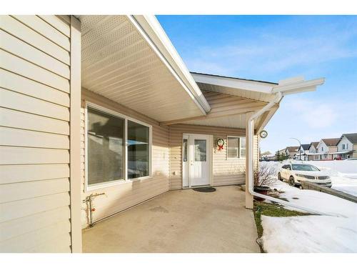 25-6009 62 Avenue, Olds, AB - Outdoor