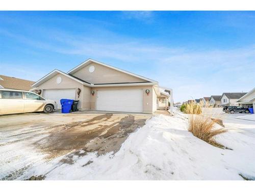 25-6009 62 Avenue, Olds, AB - Outdoor With Facade