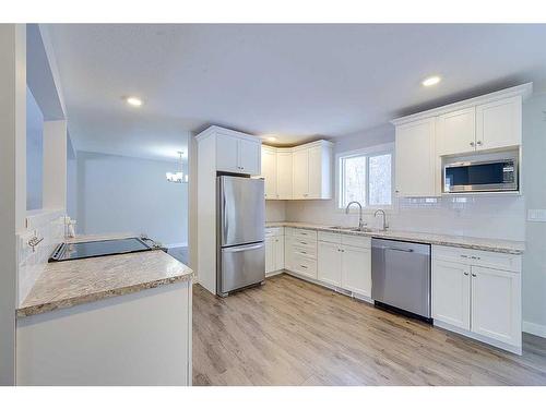 43-26553 Highway 11, Rural Red Deer County, AB - Indoor Photo Showing Kitchen