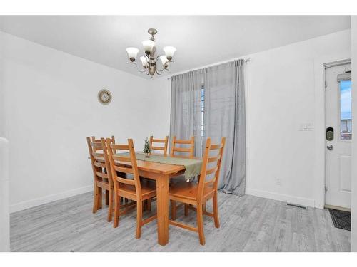 4514 44 Avenue Close, Rocky Mountain House, AB - Indoor Photo Showing Dining Room