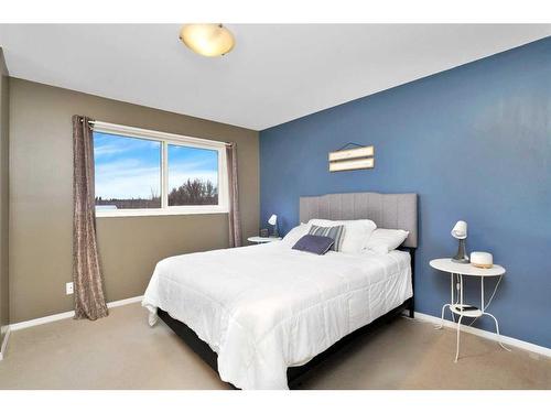 4514 44 Avenue Close, Rocky Mountain House, AB - Indoor Photo Showing Bedroom