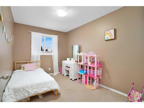 4514 44 Avenue Close, Rocky Mountain House, AB - Indoor Photo Showing Bedroom