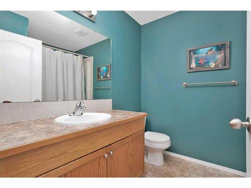 4514 44 Avenue Close, Rocky Mountain House, AB - Indoor Photo Showing Bathroom