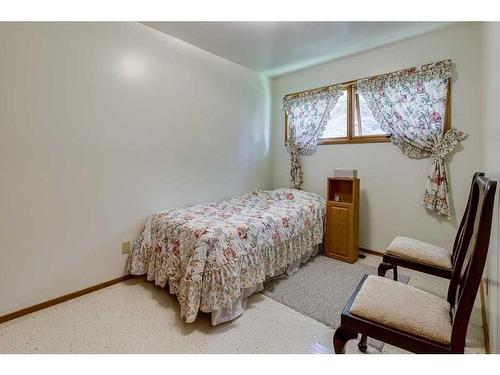 6101 Township Road 314, Rural Mountain View County, AB - Indoor Photo Showing Bedroom