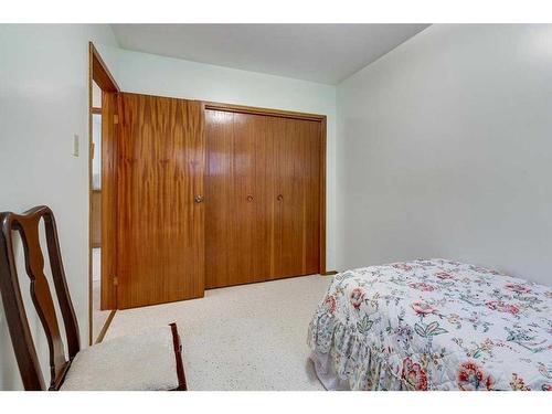 6101 Township Road 314, Rural Mountain View County, AB - Indoor Photo Showing Bedroom