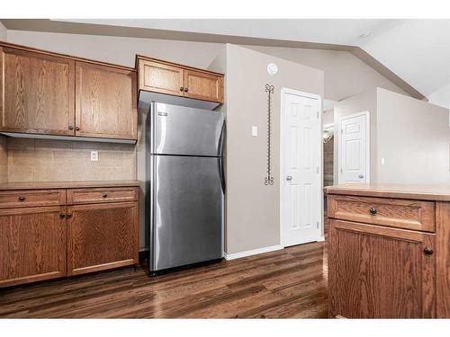 19 Horne Close, Sylvan Lake, AB - Indoor Photo Showing Kitchen