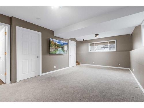 19 Horne Close, Sylvan Lake, AB - Indoor Photo Showing Other Room