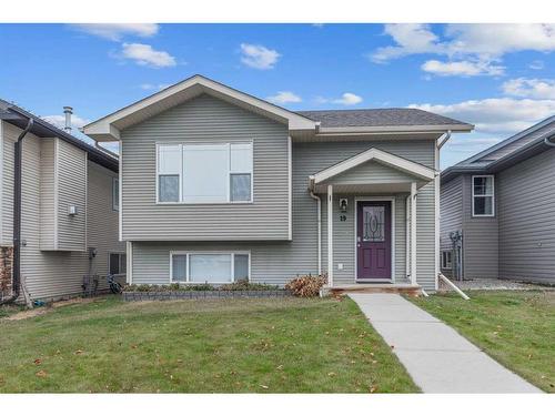 19 Horne Close, Sylvan Lake, AB - Outdoor With Facade