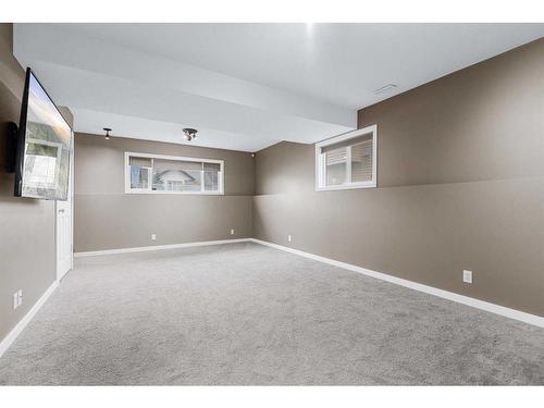 19 Horne Close, Sylvan Lake, AB - Indoor Photo Showing Other Room