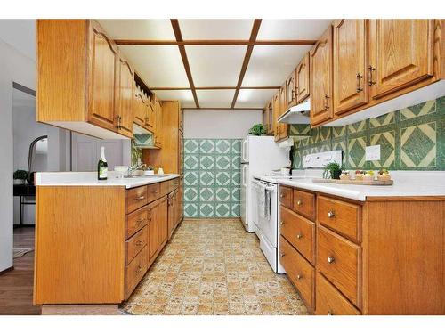 4710 53 Avenue, Rimbey, AB - Indoor Photo Showing Kitchen