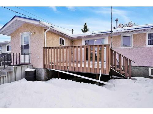 4710 53 Avenue, Rimbey, AB - Outdoor With Exterior