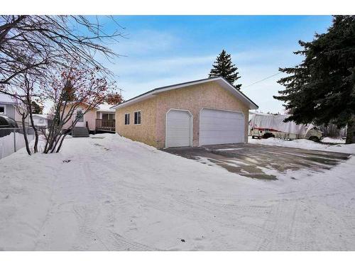 4710 53 Avenue, Rimbey, AB - Outdoor