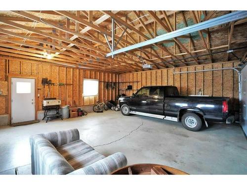 4710 53 Avenue, Rimbey, AB - Indoor Photo Showing Garage