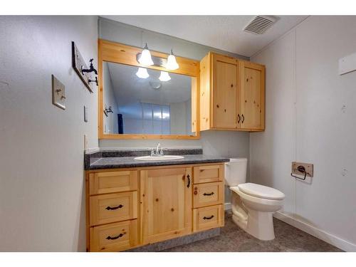 2119 19Th Avenue, Delburne, AB - Indoor Photo Showing Bathroom