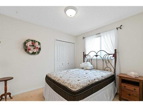 13825 130 Avenue Nw, Edmonton, AB - Indoor Photo Showing Bedroom