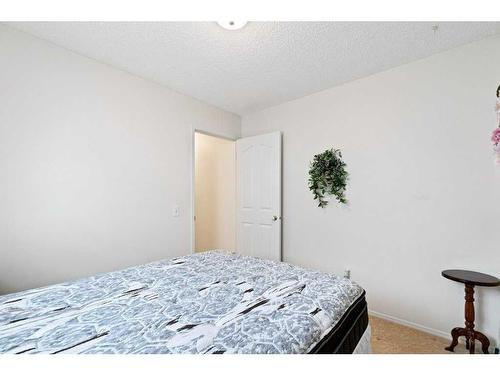 13825 130 Avenue Nw, Edmonton, AB - Indoor Photo Showing Bedroom