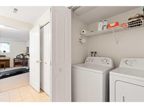 13825 130 Avenue Nw, Edmonton, AB - Indoor Photo Showing Laundry Room