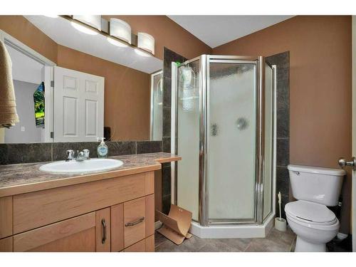 37 Downing Close, Red Deer, AB - Indoor Photo Showing Bathroom